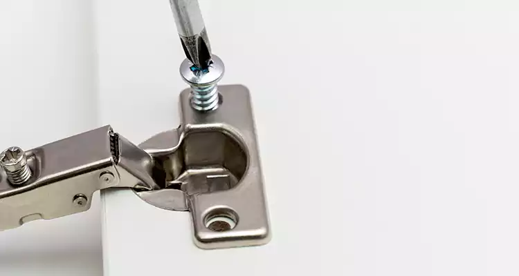 Screen Door Hinge Repair in Lake Worth, FL