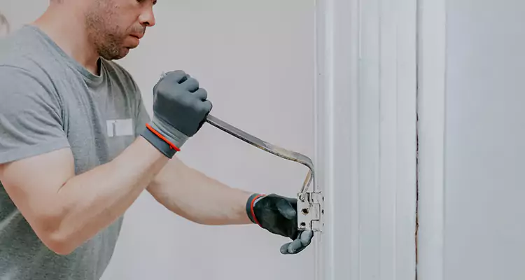 Cracked Door Jamb Repair in Lake Worth, FL