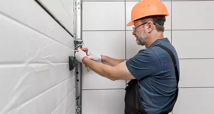 Emergency Garage Door Repair in Lake Worth, FL