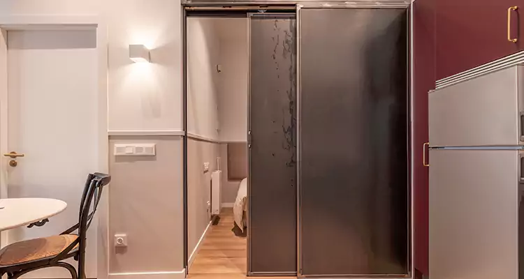 We Fix Closet Sliding Door in Lake Worth, FL 