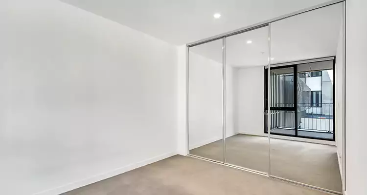 Why Homeowners Choose Us for Sliding Mirror Door Replacement in Lake Worth, FL
