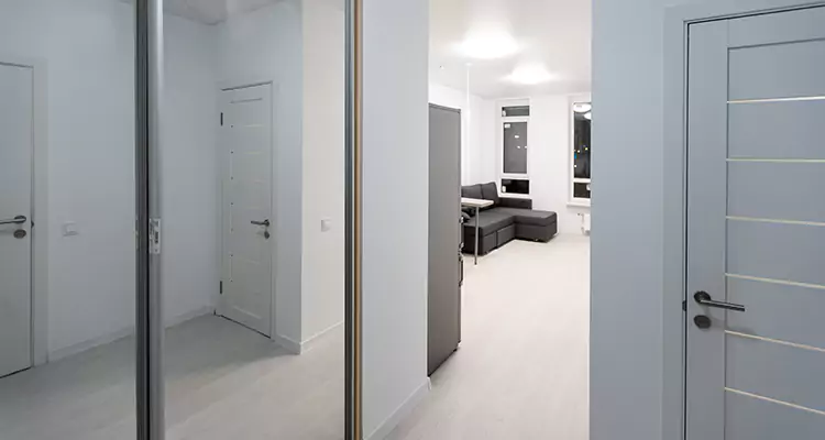 Modern Mirrored Closet Doors Repair in Lake Worth, FL